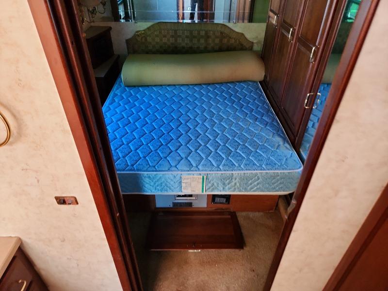 2001 Winnebago All other VIN 4UZAAHAK41CJ36093 COPART salvage auction — MINOR DENT/SCRATCHES, CT, sold $5,300 on 2026-07-28 (photo 9)