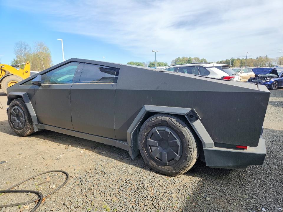 2024 Tesla Cybertruck VIN 7G2CEHED1RA001322 COPART salvage auction — REAR END, Tx - Salvage Vehicle Title (P), sold $41,750 on 2026-07-27 (photo 2)