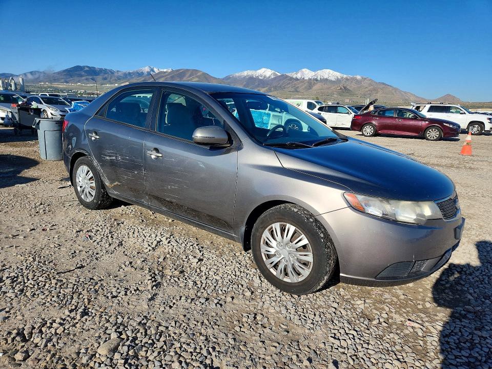 2012 Kia Forte VIN KNAFU4A2XC5562353 COPART salvage auction — SIDE, Ut - Salvage Certificate, sold $150 on 2026-07-31 (photo 4)