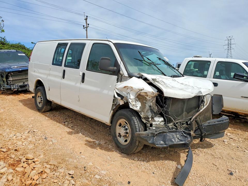 2017 Chev Express VIN 1GCWGAFF5H1346431 COPART salvage auction — FRONT END, NC - DEALER ONLY SALVAGE TITLE, sold $2,875 on 2026-07-29 (photo 4)