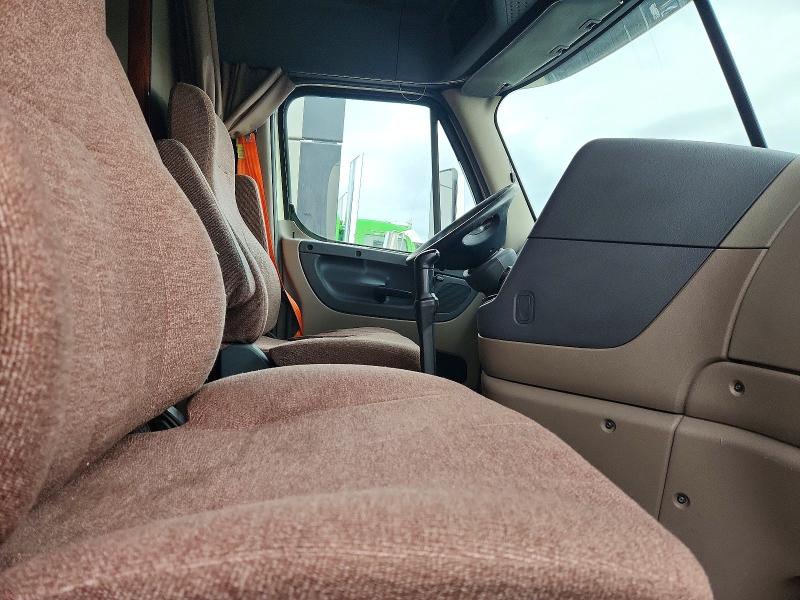 2013 Freightliner All models VIN 1FUJGLDRXDLBX8153 COPART salvage auction — NORMAL WEAR, IN - CERTIFICATE OF TITLE, sold $4,850 on 2026-07-27 (photo 5)