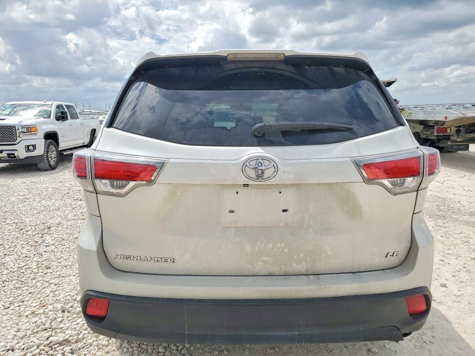 2014 Toyota Highlander VIN 5TDZARFH1ES005010 COPART salvage auction — NORMAL WEAR, Tx - Certificate Of Title, sold $7,600 on 2026-07-09 (photo 6)