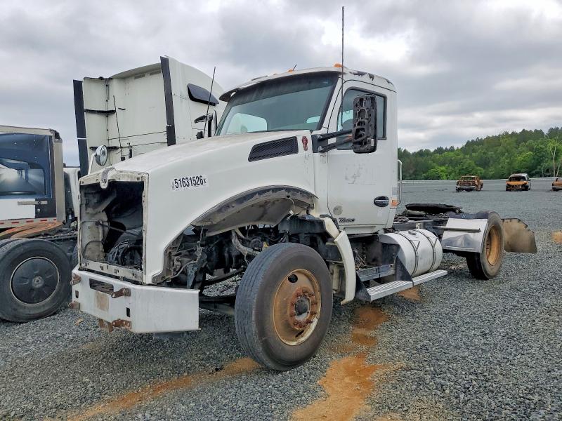 2018 Kenworth All other VIN 1XKZDP9X4JJ223176 COPART salvage auction — STRIPPED, NC - DLR ONLY-CLEAN/OVER 25% DAMAGE, sold $7,300 on 2026-07-30 (photo 2)