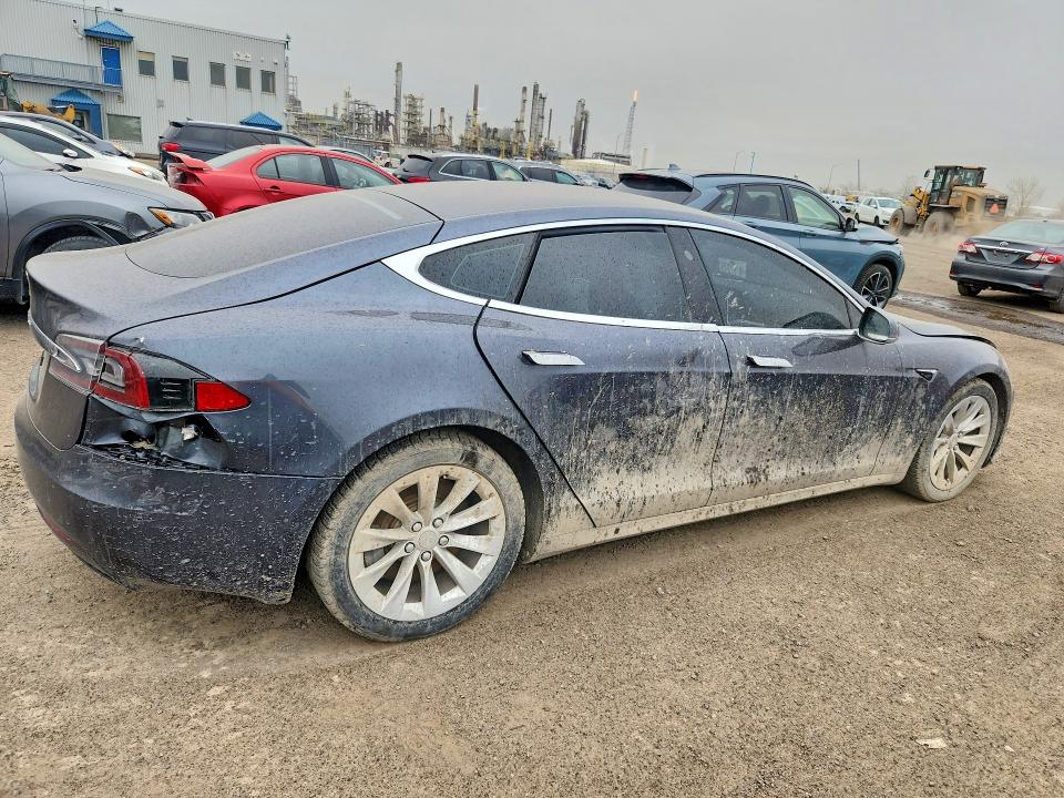 2017 Tesla Model s VIN 5YJSA1E29HF209997 COPART salvage auction — FRONT END, Qc - Gravement Accidente, sold $5,400 on 2026-07-14 (photo 3)