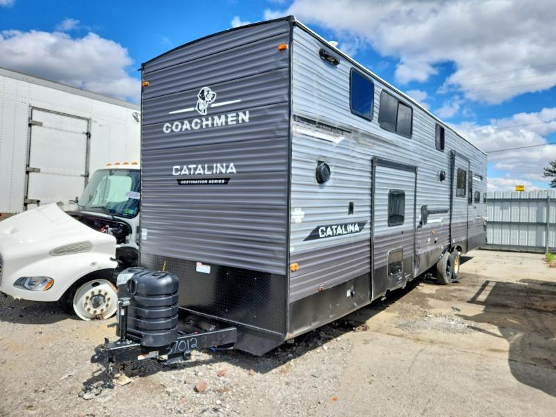 2026 Catalina Recreation VIN 5ZT2CA9B8TX037012 COPART salvage auction — ROLLOVER, IN - CERT OF TITLE-SALVAGE TITLE, sold $4,650 on 2026-07-23 (photo 2)