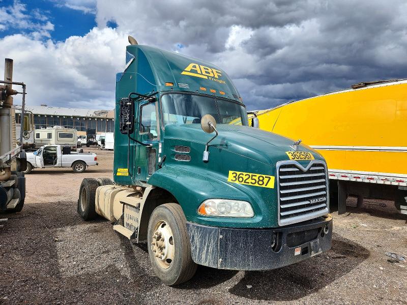 2017 Mack Cxu613 VIN 1M1AW01X9HM009895 COPART salvage auction — FRONT END, OK - DIS/DLR/EXP ONLY CLEAN TITLE (P), sold $900 on 2026-07-29 (photo 1)