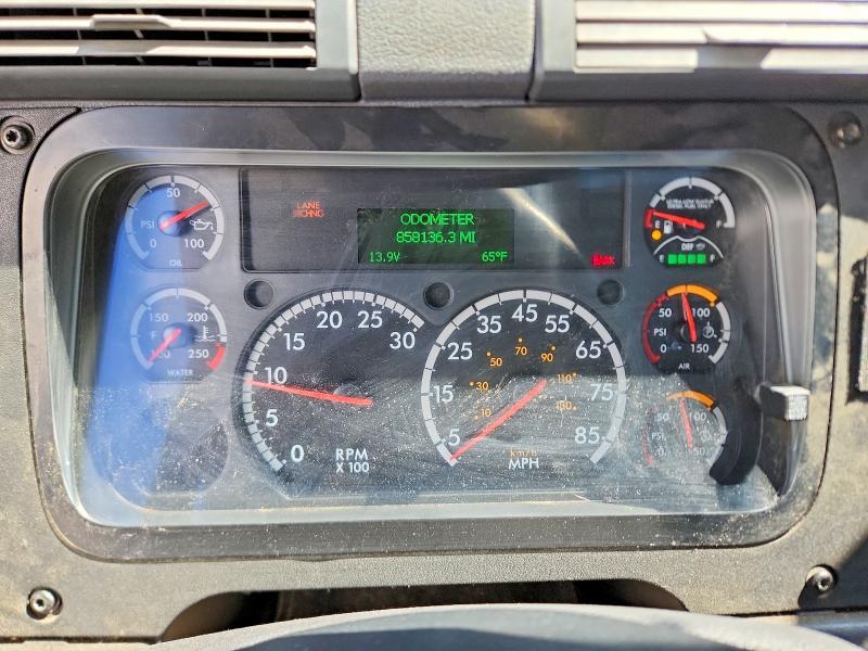 2016 Freightliner All other VIN 1FUBGEDV4GLHC5656 COPART salvage auction — NORMAL WEAR, IN - CERTIFICATE OF TITLE, sold $5,000 on 2026-07-28 (photo 8)