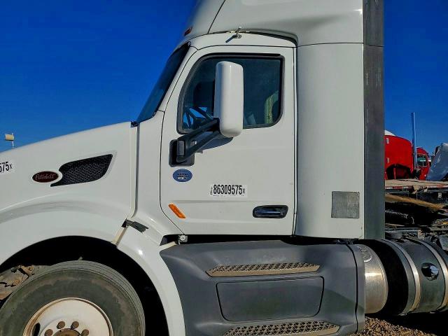 2018 Peterbilt All models VIN 1XPBA48XXJD478031 COPART salvage auction — NORMAL WEAR, IN - CERTIFICATE OF TITLE, sold $7,000 on 2026-07-28 (photo 9)