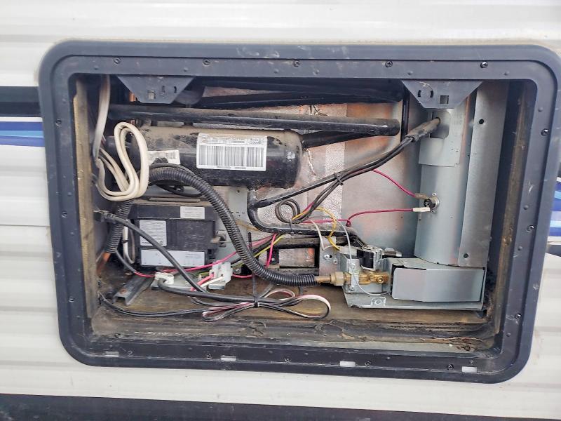 2021 Keys Springdale VIN 4YDT18613MW112803 COPART salvage auction — ALL OVER, MO - SALVAGE CERTIFICATE OF TITLE, sold $600 on 2026-07-09 (photo 7)