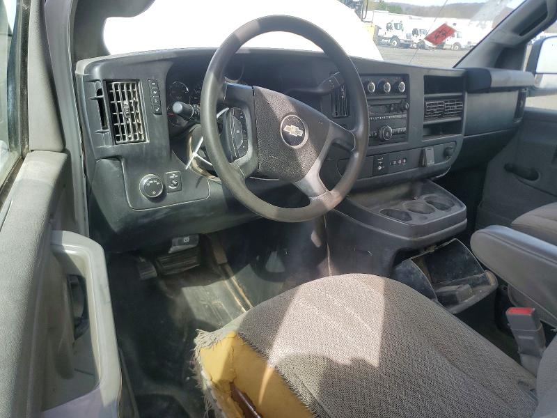 2017 Chev Express VIN 1GB3GSCG7H1352029 COPART salvage auction — MINOR DENT/SCRATCHES, NY - CERTIFICATE OF TITLE, sold $2,750 on 2026-07-09 (photo 8)