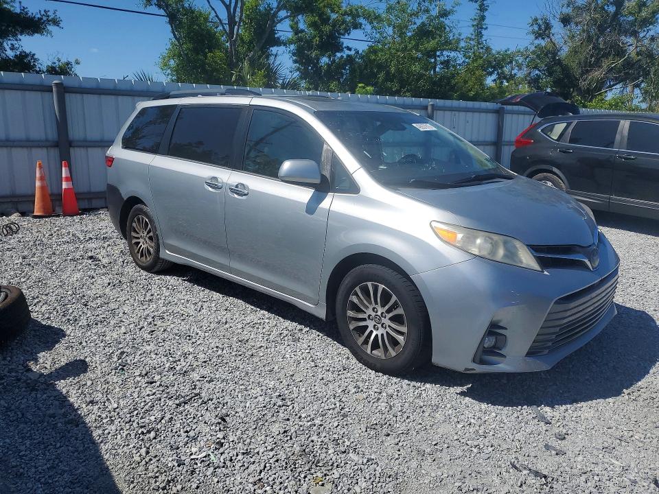 2019 Toyota Sienna VIN 5TDYZ3DC4KS993128 COPART salvage auction — MINOR DENT/SCRATCHES, Fl - Certificate Of Title (P), sold $7,400 on 2026-07-09 (photo 4)
