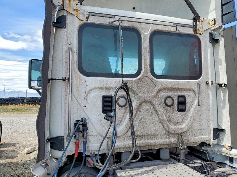 2016 Freigliner All other VIN 3AKJGBDV9GDGX2136 COPART salvage auction — NORMAL WEAR, UT - CERTIFICATE OF TITLE, sold $8,000 on 2026-07-06 (photo 6)