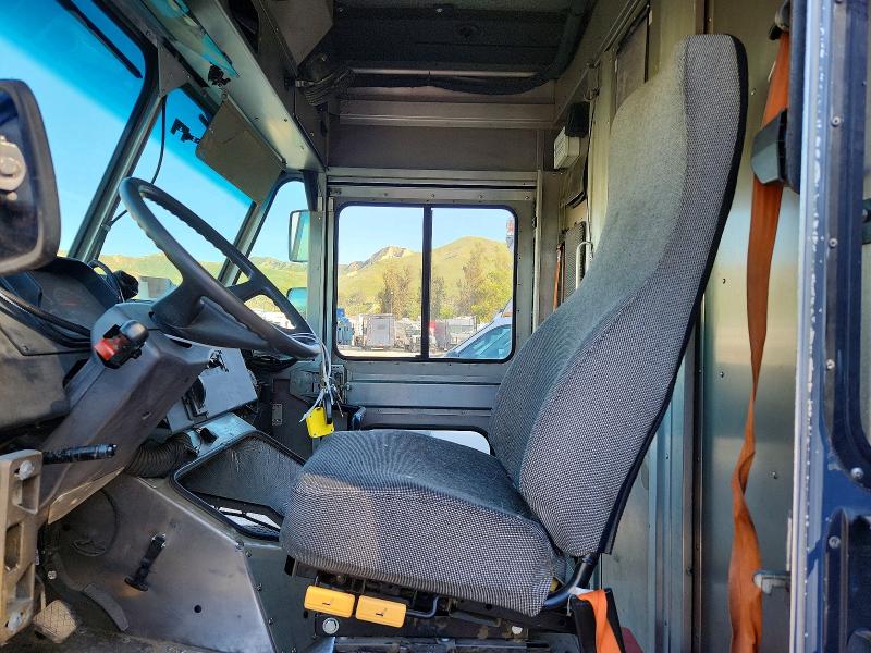 2020 Freightliner All other VIN 4UZAC2EA1LCLZ7063 COPART salvage auction — MINOR DENT/SCRATCHES, CA - CERTIFICATE OF TITLE, sold $22,000 on 2026-07-27 (photo 7)