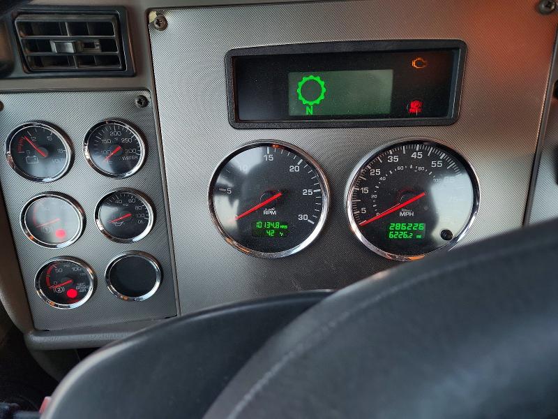 2015 Kenworth All other VIN 2XKHAJ7X0FM462566 COPART salvage auction — NORMAL WEAR, ME - CERTIFICATE OF TITLE, sold $6,300 on 2026-07-09 (photo 8)