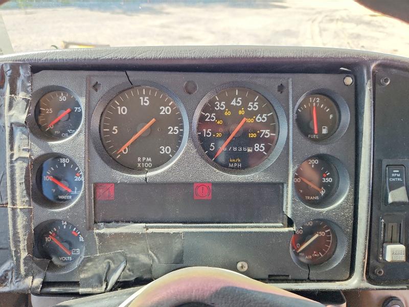2002 Freightliner All models VIN 4UZAAXALX2CJ53680 COPART salvage auction — FRONT END, ST, sold $125 on 2026-07-29 (photo 8)