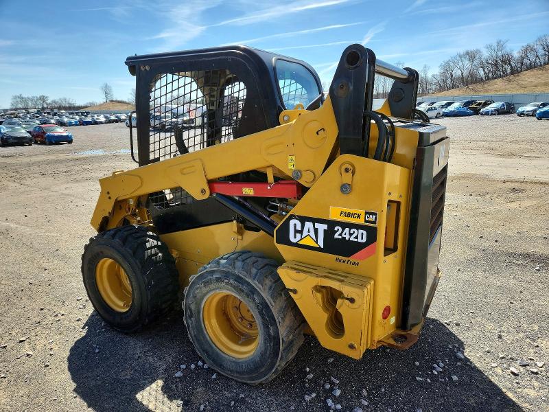 2019 Caterillar 242d hf. r VIN CAT0242DEDZT05057 COPART salvage auction — MINOR DENT/SCRATCHES, WI - BILL OF SALE, sold $15,100 on 2026-07-07 (photo 3)