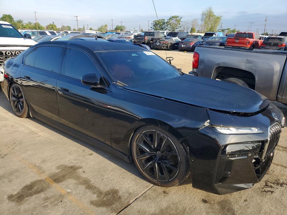 2025 BMW I7 VIN WBY43EJ08SCU94256 COPART salvage auction — Rear End, NV - DIS/DLR/EXP ONLY SALVAGE TITLE, sold $28,000 on 2026-05-11 (photo 4)