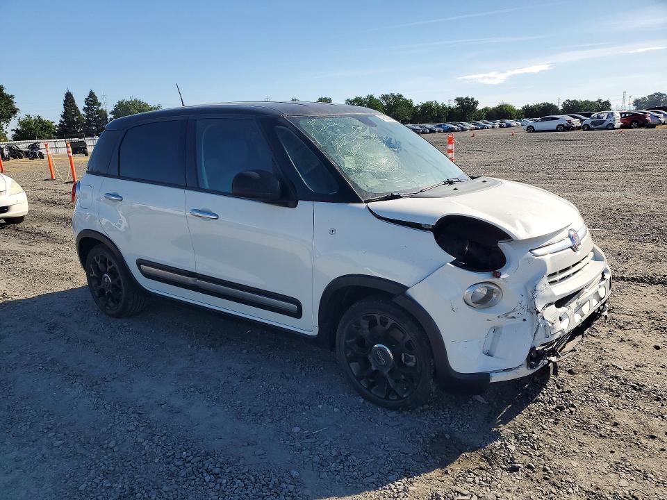 2017 Fiat 500 VIN ZFBCFADH6HZ039073 COPART salvage auction — FRONT END, Ca - Dis/Dlr/Exp Only Clean Title, sold $925 on 2026-07-07 (photo 4)
