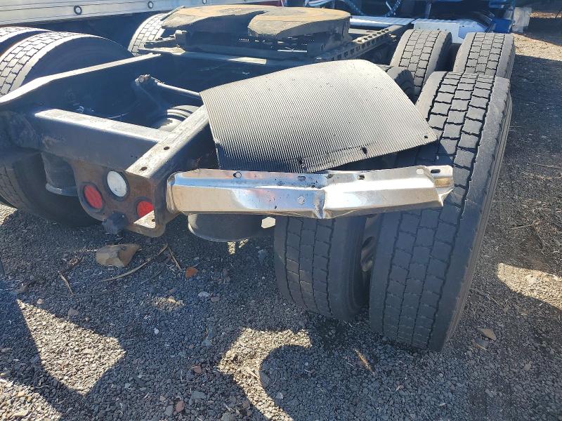 2015 Freigliner All other VIN 1FUJGLD69FLGL9562 COPART salvage auction — MECHANICAL, MA - CERTIFICATE OF TITLE, sold $5,800 on 2026-07-31 (photo 9)