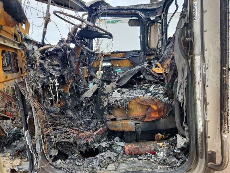 2013 Peterbilt All other VIN 1NPSL70X8DD174895 COPART salvage auction — ENGINE BURN, NX, sold $225 on 2026-07-10 (photo 5)