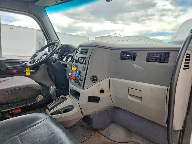 2017 Peterbilt All models VIN 1XPBA48X7HD428486 COPART salvage auction — MINOR DENT/SCRATCHES, IN - CERTIFICATE OF TITLE, sold $5,300 on 2026-07-09 (photo 5)