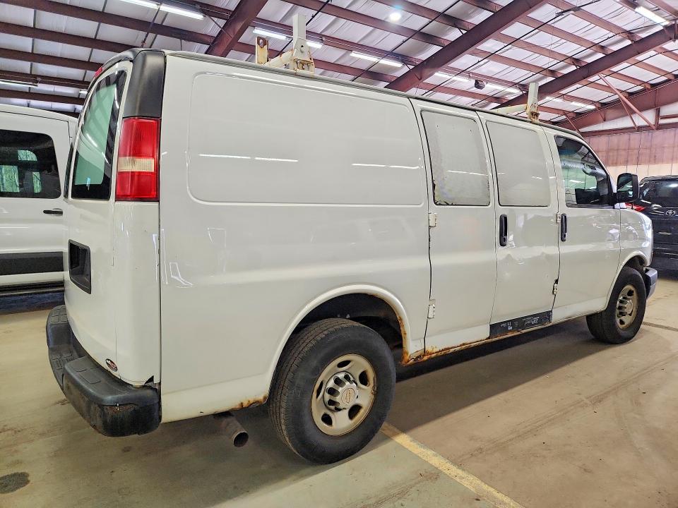 2014 Chev Express VIN 1GCWGFCA4E1123119 COPART salvage auction — SIDE, CT, sold $1,200 on 2026-07-30 (photo 3)