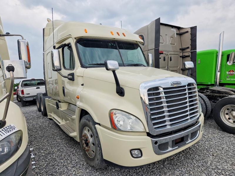2013 Freightliner All models VIN 1FUJGLDRXDLBX8153 COPART salvage auction — NORMAL WEAR, IN - CERTIFICATE OF TITLE, sold $4,850 on 2026-07-27 (photo 1)