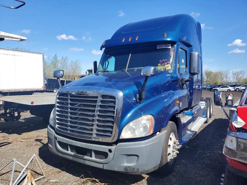 2015 Freigliner All other VIN 1FUJGLD69FLGL9562 COPART salvage auction — MECHANICAL, MA - CERTIFICATE OF TITLE, sold $5,800 on 2026-07-31 (photo 2)