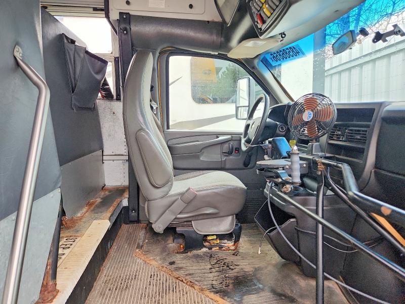 2010 Thomas Minotour g VIN 1GB9G5AG9A1165654 COPART salvage auction — NORMAL WEAR, ON - PERMIT NO BRAND - FIT, sold $2,000 on 2026-09-01 (photo 5)