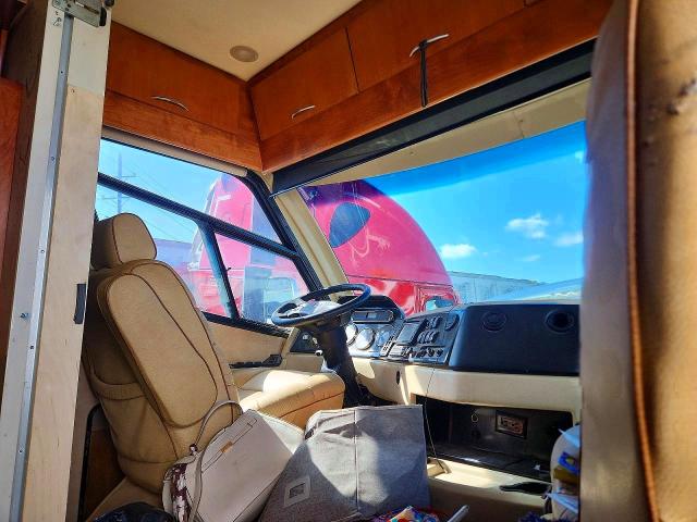 2012 Monon 45x96 Motorhome VIN 51Z6C4445C1056629 COPART salvage auction — MINOR DENT/SCRATCHES, CO - DIS/DLR/EXP ONLY CLEAN TITLE, sold $9,100 on 2026-07-06 (photo 6)