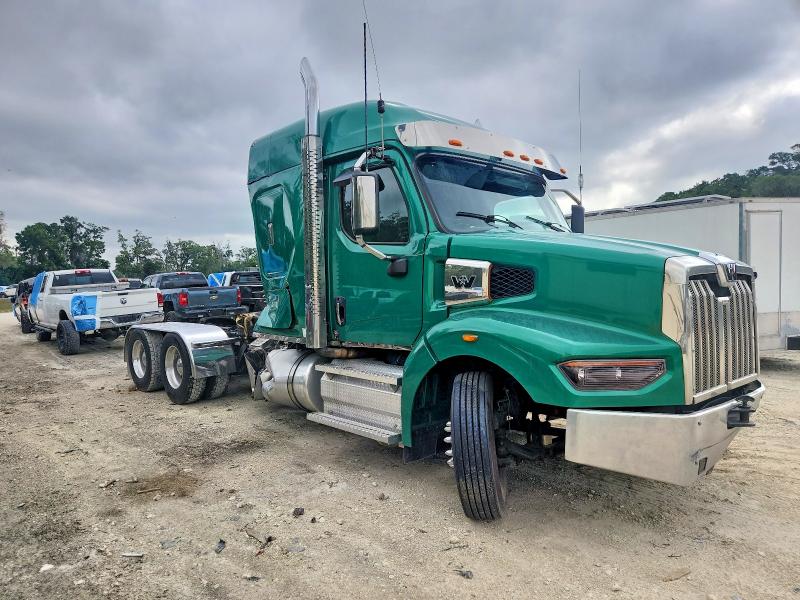 2022 Western star/auto car All other VIN 5KJJBWD16NLNT4052 — COPART salvage auction photo