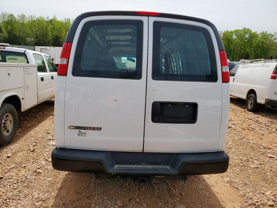 2017 Chev Express VIN 1GCWGAFF5H1346431 COPART salvage auction — FRONT END, NC - DEALER ONLY SALVAGE TITLE, sold $2,875 on 2026-07-29 (photo 6)