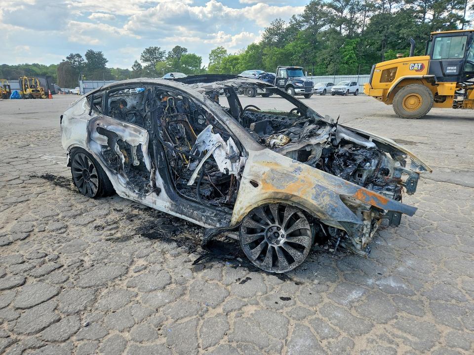2022 Tesla Model y VIN 7SAYGDEF0NF462430 COPART salvage auction — BURN, Ga - Bill Of Sale - Parts Only, sold $3,100 on 2026-07-02 (photo 4)
