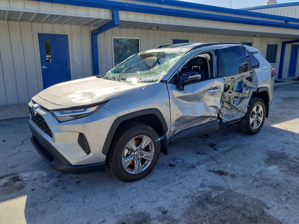 2024 Toyota Rav4 VIN 2T3W1RFV0RC295836 — COPART salvage auction photo