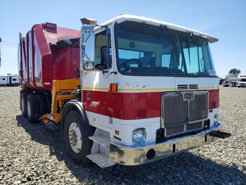 2011 Autocar llc All other VIN 5VCACR8FXBH211691 COPART salvage auction — MINOR DENT/SCRATCHES, CA - DIS/DLR/EXP ONLY CLEAN TITLE (P), sold $250 on 2026-07-27 (photo 1)