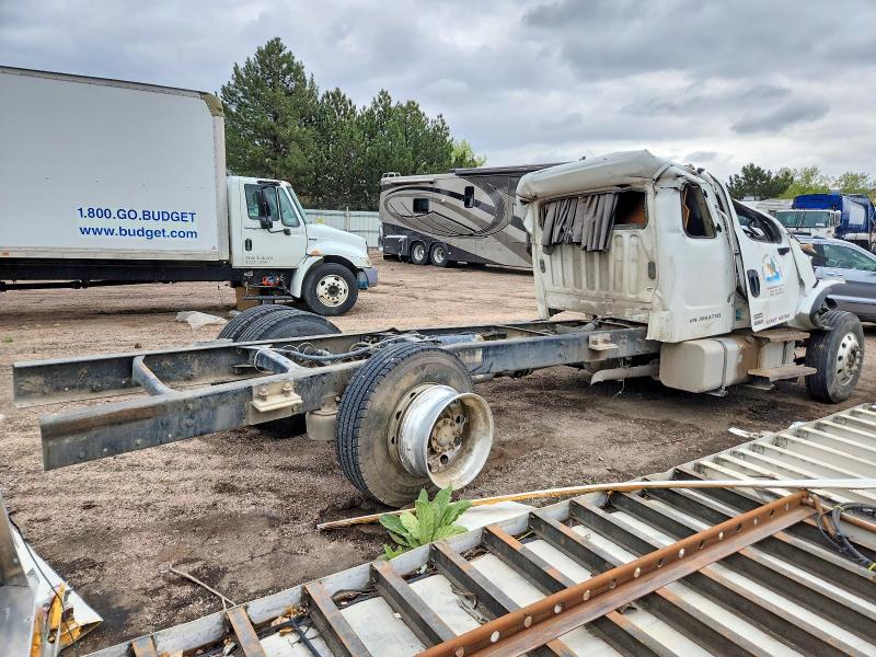 2008 Freightliner All models VIN 1FVACWBSX8HAA7745 COPART salvage auction — ROLLOVER, NE - CERTIFICATE OF TITLE, sold $300 on 2026-07-22 (photo 4)