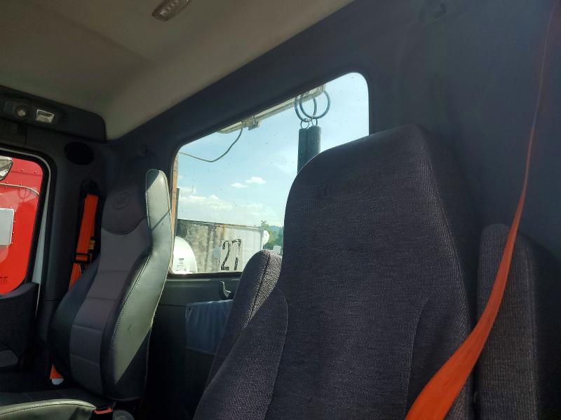2015 Peterbilt All models VIN 1XPBA48X8FD299395 COPART salvage auction — STRIPPED, IN - CERTIFICATE OF TITLE, sold $5,000 on 2026-07-09 (photo 6)