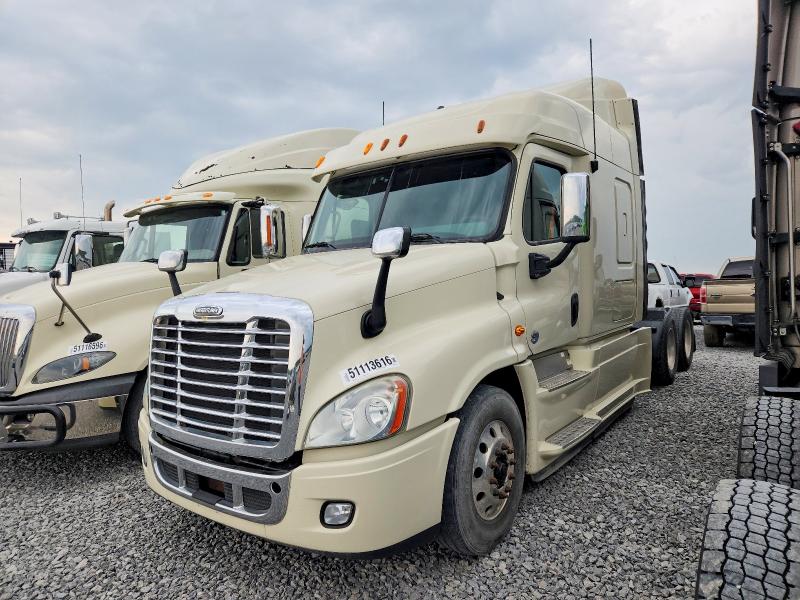 2013 Freightliner All models VIN 1FUJGLDRXDLBX8153 COPART salvage auction — NORMAL WEAR, IN - CERTIFICATE OF TITLE, sold $4,850 on 2026-07-27 (photo 2)