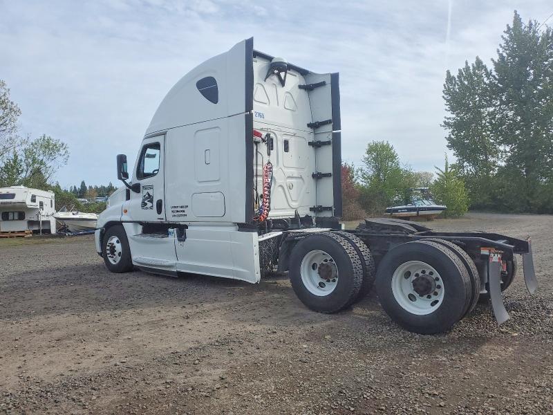 2014 Frht Cascadia VIN 3AKJGLD51ESFP1719 COPART salvage auction — MINOR DENT/SCRATCHES, CT, sold $3,700 on 2026-07-08 (photo 3)