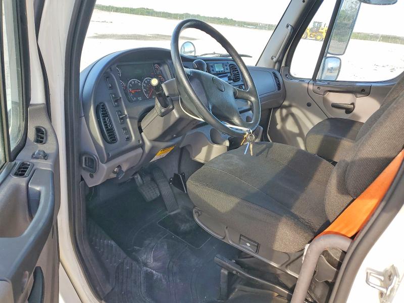 2022 Freightliner All other VIN 3ALACXFB4NDNH3673 COPART salvage auction — MINOR DENT/SCRATCHES, TX - CERTIFICATE OF TITLE, sold $12,900 on 2026-07-09 (photo 8)