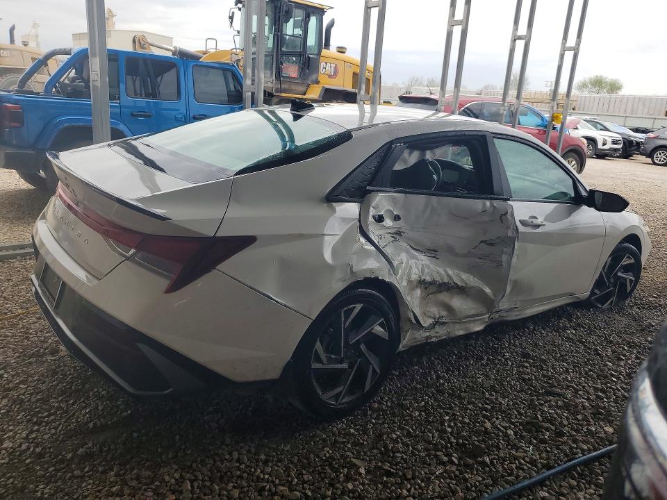 2025 Hyundai Elantra VIN KMHLM4DG2SU995632 COPART salvage auction — Side, MO - CERT OF TITLE-REPOSSESSED, sold $6,600 on 2026-07-02 (photo 3)