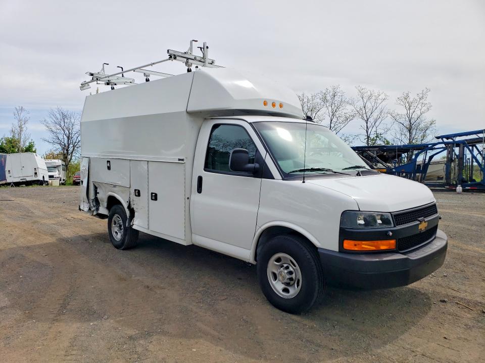 2024 Chev Express VIN 1GB0GRFP3R1177884 COPART salvage auction — SIDE, PO, sold $7,600 on 2026-07-28 (photo 4)