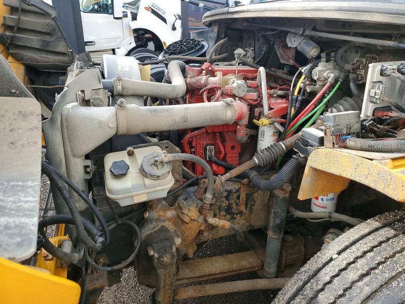 2013 Thomas Saf-t-liner c2 VIN 4UZABRDT8DCFA7895 COPART salvage auction — NORMAL WEAR, IL - CERTIFICATE OF TITLE, sold $1,400 on 2026-10-08 (photo 7)