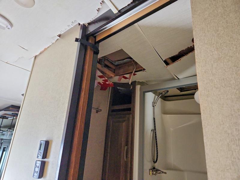 2019 Grand design Reflection VIN 573FR3628K3324317 COPART salvage auction — ROOF, JT, sold $4,150 on 2026-07-09 (photo 9)