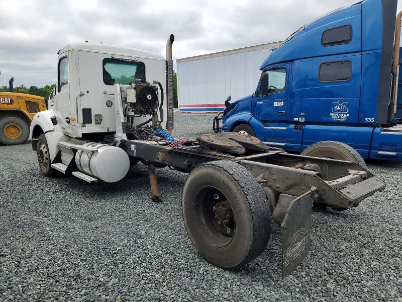 2018 Kenworth All other VIN 1XKZDP9X7JJ223172 COPART salvage auction — MINOR DENT/SCRATCHES, NC - DEALER ONLY CLEAN TITLE, sold $8,800 on 2026-07-09 (photo 3)