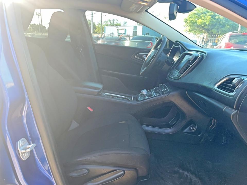 2016 Chrysler 200 VIN 1C3CCCABXGN172625 COPART salvage auction — NORMAL WEAR, Tx - Certificate Of Title (P), sold $3,950 on 2026-07-09 (photo 5)