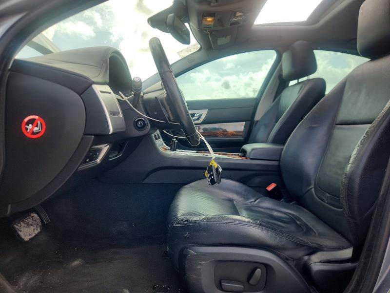 2015 Jaguar Xf VIN SAJWA0FSXFPU50496 COPART salvage auction — MINOR DENT/SCRATCHES, FL - CERTIFICATE OF TITLE (P), sold $1,000 on 2026-07-23 (photo 7)
