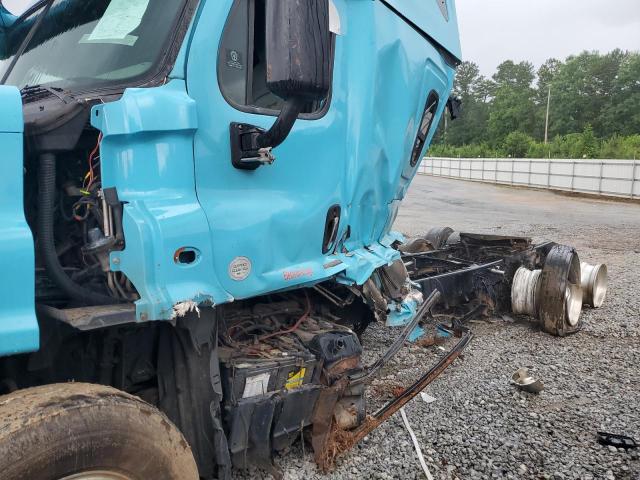 2015 Freightliner All other VIN 1FUJGLD53FLGL7006 COPART salvage auction — ALL OVER, GA - CERT OF TITLE-SALVAGE, sold $1,050 on 2026-07-09 (photo 9)