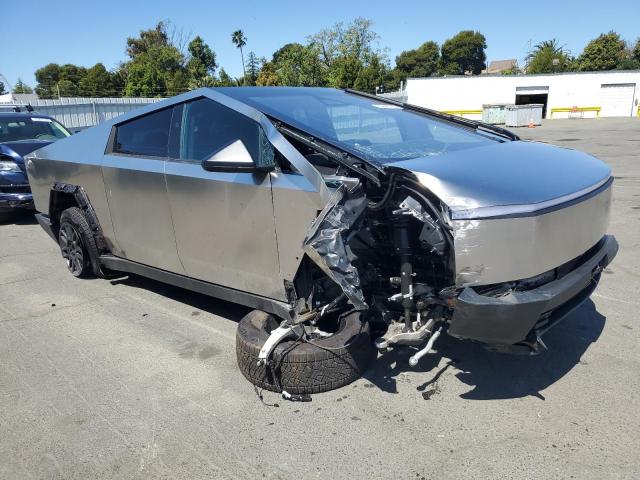 2025 Tesla Cybertruck VIN 7G2CEHED7SA068125 COPART salvage auction — SIDE, Salvage Title, sold $30,750 on 2025-06-06 (photo 4)