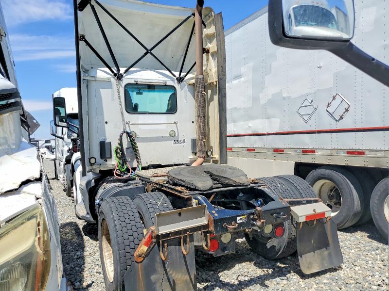 2017 Peterbilt All models VIN 1XPBA48X7HD428486 COPART salvage auction — MINOR DENT/SCRATCHES, IN - CERTIFICATE OF TITLE, sold $5,300 on 2026-07-09 (photo 3)